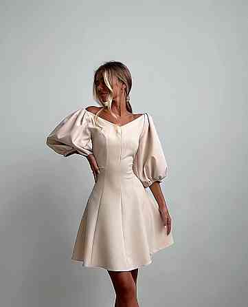 Женское романтическое мини платье с объемным рукавом костюмка Одесса