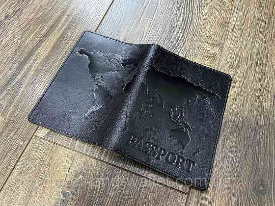 Жовта обкладинка на паспорт карта світу з гладкої шкіри ST Leather Чорний Київ