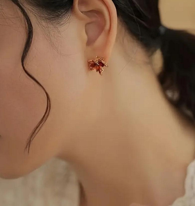 Женские серьги с красными кристаллами в форме листа. Киев - изображение 2