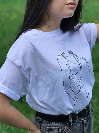 Женская футболка  unisex с Арт принтом силуэта. Черновцы