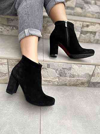 Nivelle Черевики жіночі демісезонні весна-осінь чорні, натуральна замша на підборах р. 39, 40 ( Коломия