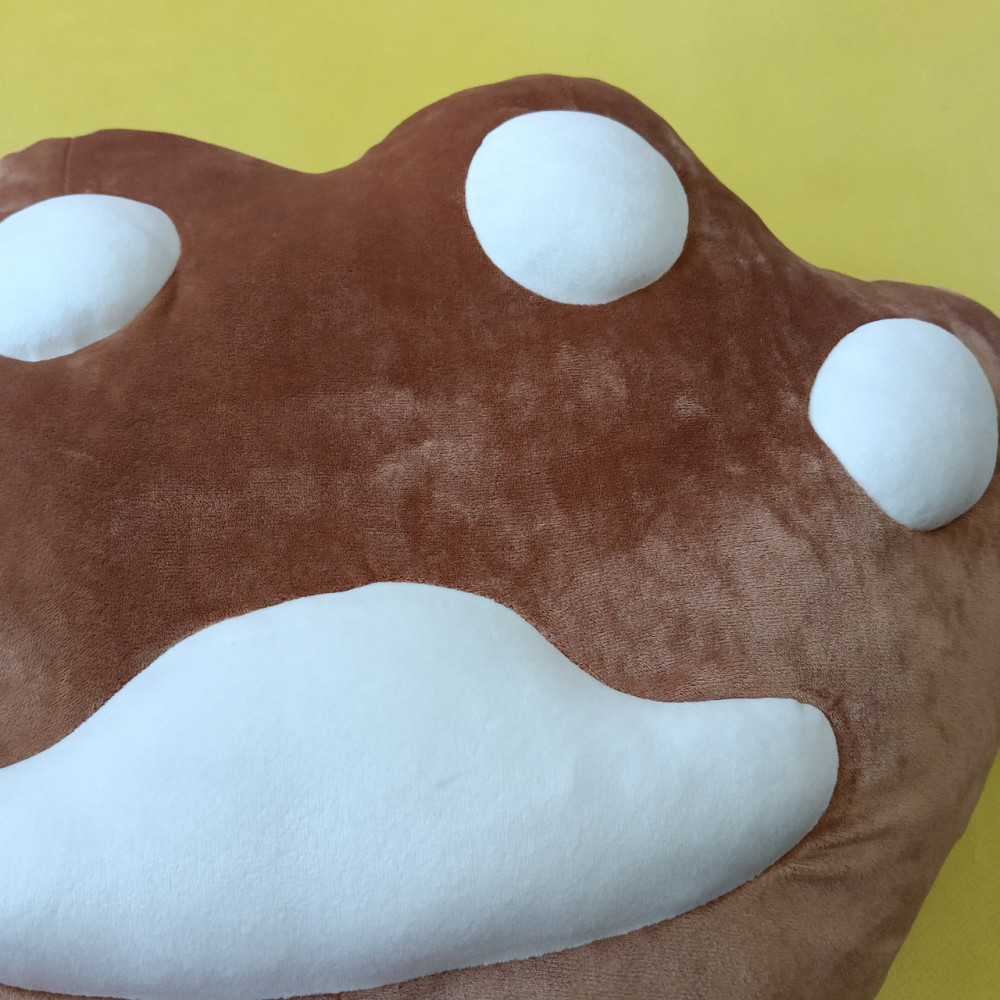 Велика лапка подушка шоколад 50*40см Киев - изображение 3