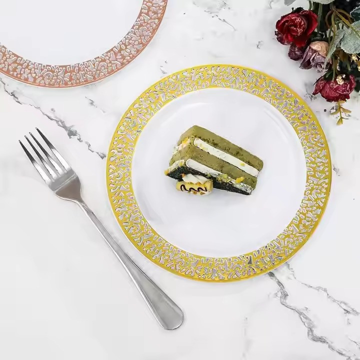 Набор пластиковых тарелок 12 шт круглые,обеденные - 26 см,десертные -19 см,белые с золотистым узором Каменец-Подольский - изображение 4