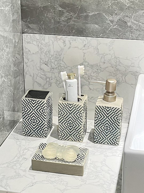 Дозатор, мыльница и стаканы, Набор кераминых аксессуаров для ванной комнаты, Бежевый узор (текстура) Каменец-Подольский - изображение 3