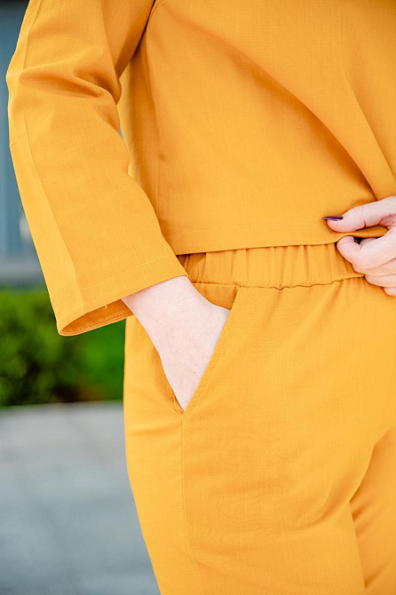 Костюм женский брючный, горчичный, лен стрейч ( комплект брюки + кофта ), топ Крохатушка одяг Киев - изображение 3