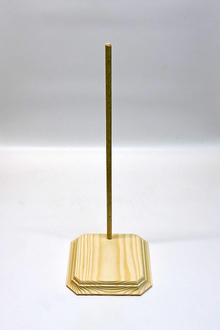 Подставка для кукол 