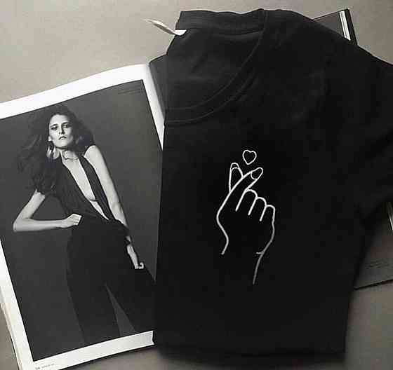 Черная футболка с рисунком Черновцы