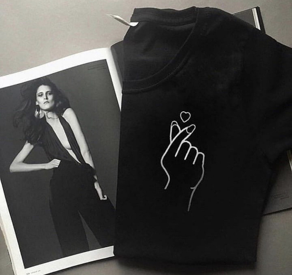 Чорна футболка з малюнком Чернівці - фото 1