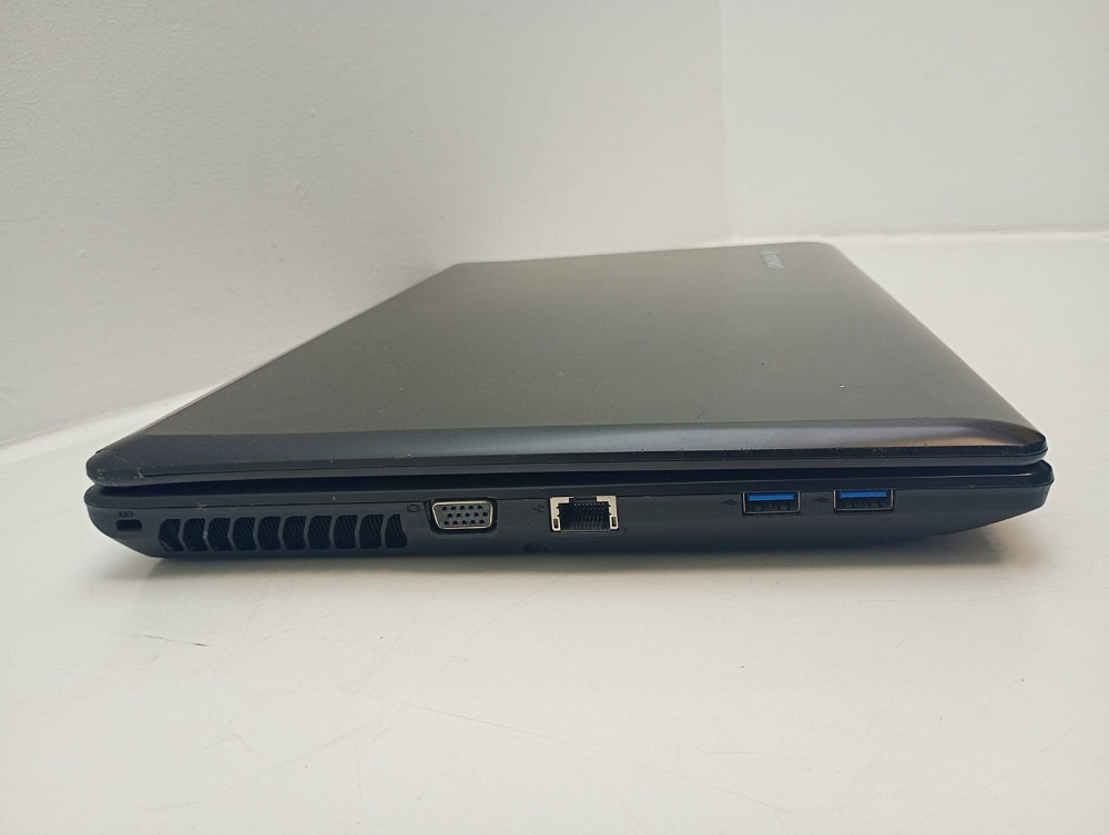 Ноутбук Lenovo G585 Amd E1-1500\4\0\ АКБ+ (товар вживаний) Луцк - изображение 3