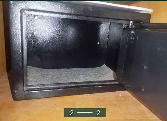 Сейф мебельный,300*200*200мм. Киев