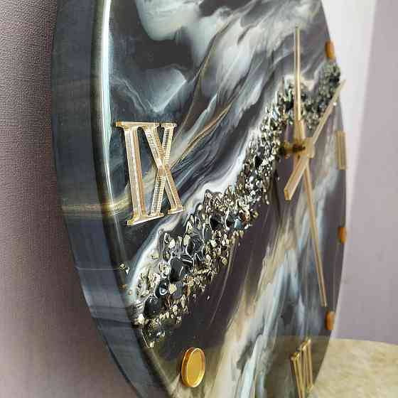 Настіний годинник з епоксидної смоли ручної роботи Дніпро