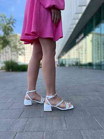 LIRIO Босоніжки жіночі білі LIRIO L0274/4073-57 з натуральної шкіри на низькому каблуці / Босон Коломия