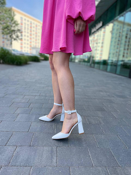 L&M Босоніжки на літо жіночі на підборах зі штучної шкіри із закритим носком білі L&M Y102-3 р. Киев - изображение 3