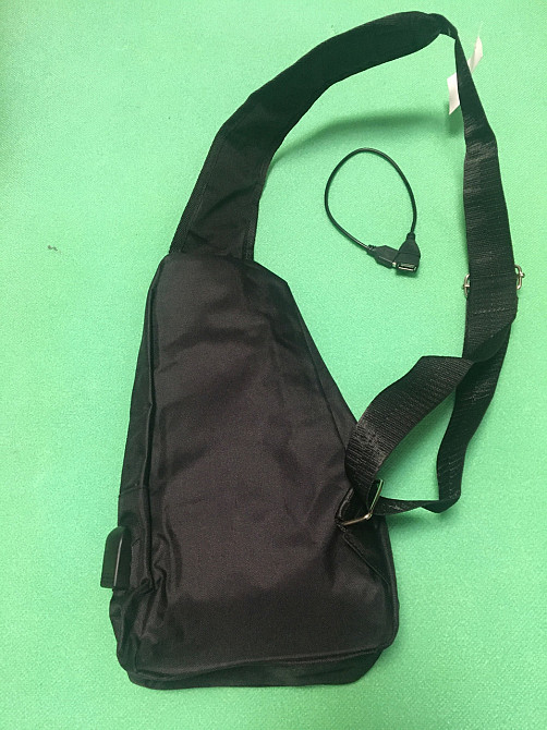 Мужская сумка тактическая через плечо черная - размер сумки 30*20см, 4 кармана, с USB шнуром в комплекте Киев - изображение 6