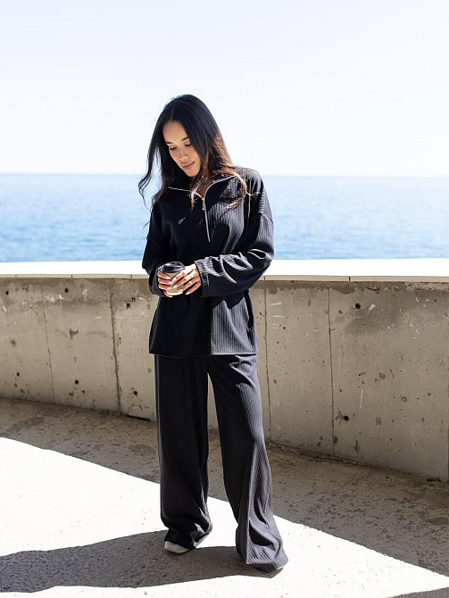 Женский повседневный оверсайз костюм двойка: кофта и штаны трикотаж пума рубчик Черный Одесса - изображение 8