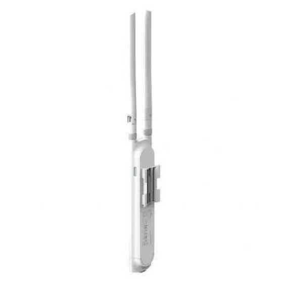 Точка доступу TP-Link EAP225 OUTDOOR, 802.11ac 2.4/5ГГц, AC1200, 1xGE LAN. PoE,2x2 MIMO (EAP225-OUTDOOR) Киев