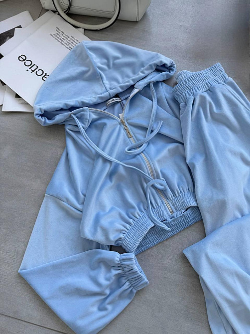 Жіночий прогулянковий оверсайз костюм двійка: кофта та штани турецький велюр Блакитний Одеса - фото 2