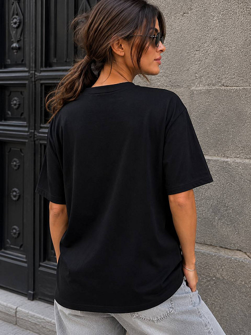 Футболка женская Yi Fang 320 oversize с декоративными заклепками бра one size, черный, one size Киев - изображение 17
