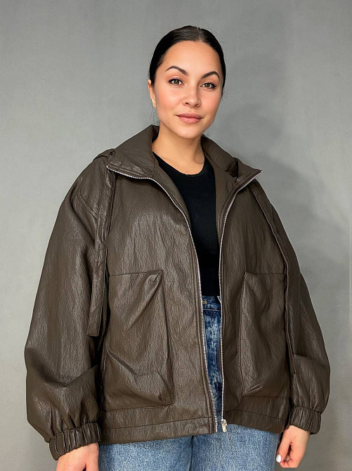 Куртка жіноча Dolly Villa JY-08-6396 з екошкіри оверсайз з капюшоном великі розміри коричнева, коричневий, M Київ - фото 15
