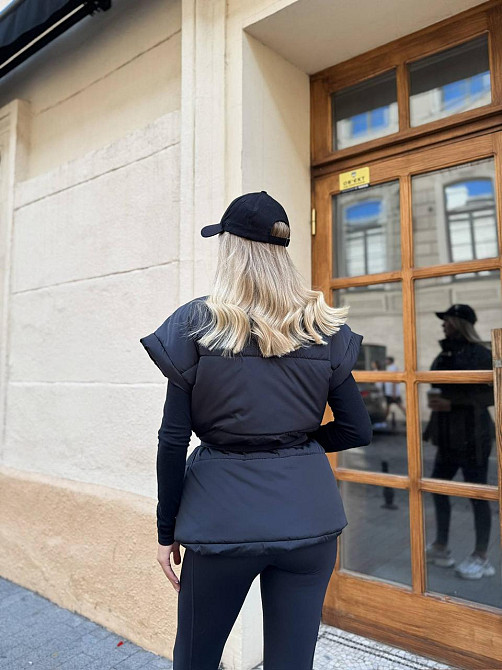 Жіноча тепла жилетка з поясом плащівка еммі на силіконі Чорний, 42/44 Одеса - фото 5