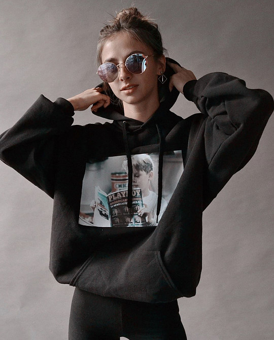 Черный женский Худи с картинкой- Один дома ! Черновцы - изображение 1