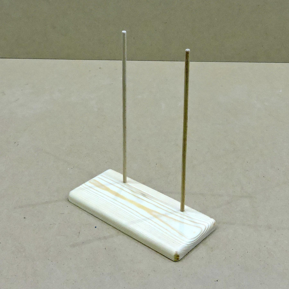 Подставка для кукол 