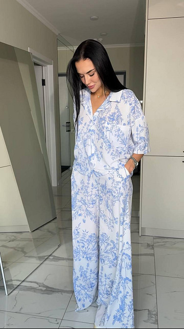 Женский легкий принтованный костюм тройка: платок, рубашка и штаны софт Голубой Одесса - изображение 1