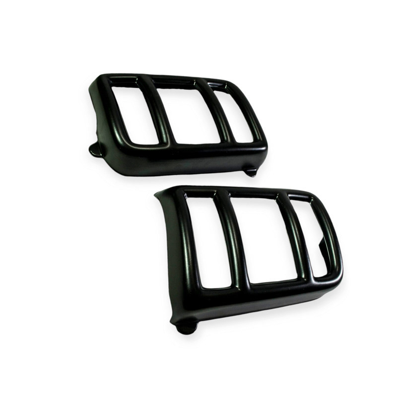 Накладки ліхтарів 21213 тюнінг (гладкі) задніх Мукачево - фото 1