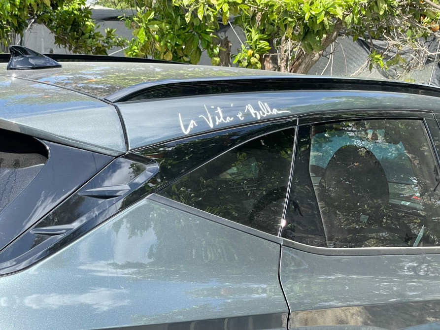 Наклейка Жизнь прекрасна белая стикер на авто Киев - изображение 2