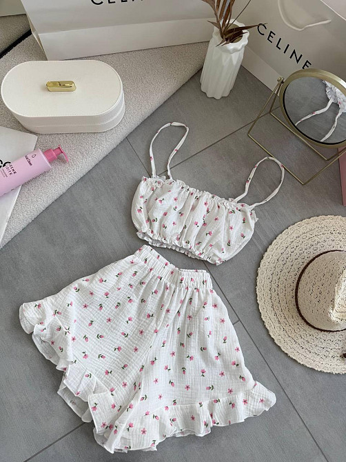 Женская нежная принтованная пижама: топ и шорты + резинка для волос натуральный муслин Молочный 3 Одесса - изображение 7