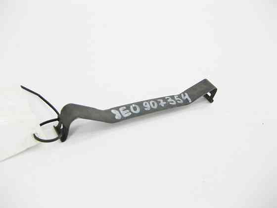 VAG  8E0907354 Фіксуюча скоба кришки корпусу блоків керування Audi A4 A6 R8 RS4 RS6 Seat Exeo Skoda Superb VW Passat Одеса