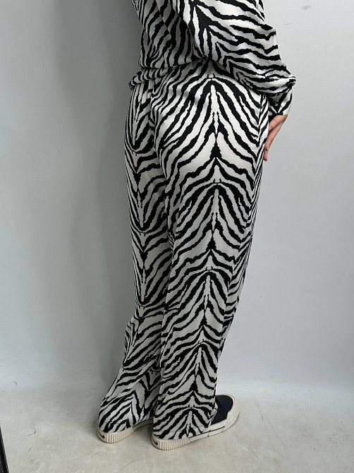 Жіночий шовковий костюм із штанами Зебра XL/2XL Харків - фото 4