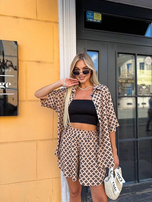 Жіночий легкий принтований костюм-двійка: сорочка та шорти турецький штапель. Бежевий, 46 Одеса - фото 1