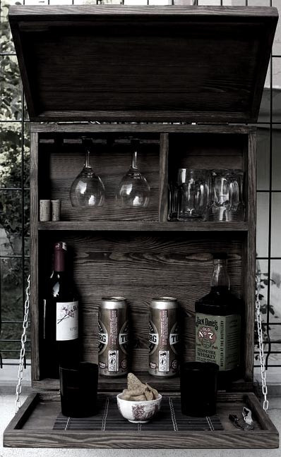 Настенный бар 