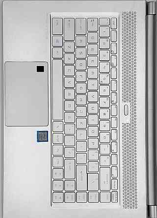 Ноутбук: MSI Creator P65 i7-8750 GTX 1060 RAM16GB. Киев