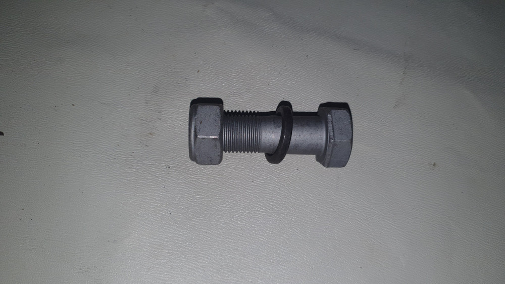 Болт карданного вала среднего моста с гайкой и гровером КамАЗ. 853025. Харьков - изображение 1
