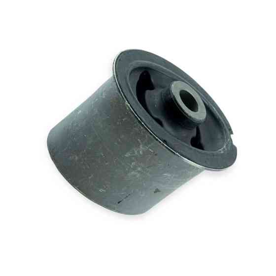 Сайлентблок переднего Jeep Grand Cherokee (98-08) нижнего передний (овал) рычага Мукачево