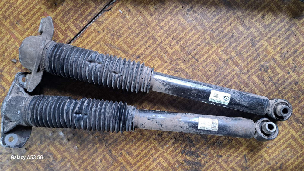 Один задний амортизатор для Kia Sorento 2016–2021 годов. Киев - изображение 2