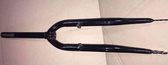 Вилка велосипедная жесткая (c креплением V-brake, 28) (черная) Мукачево