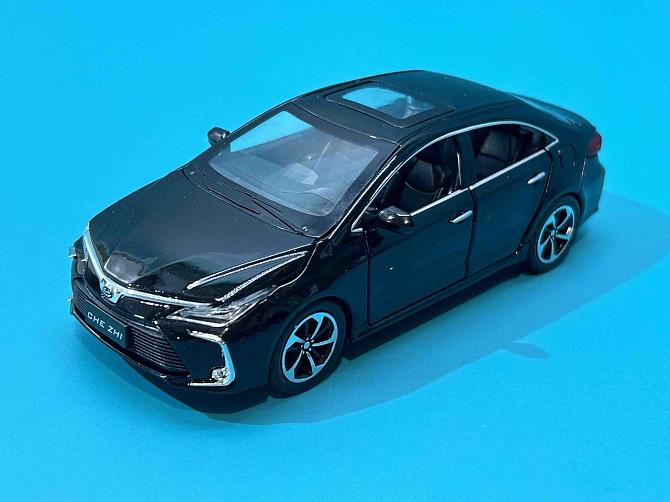 Машинка металева Авто Експерт Toyota Corolla 1:32 метал світло/звук Чорна (GT-6258) Чернігів - фото 1