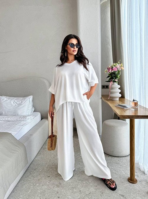 Женский легкий оверсайз костюм двойка: футболка и штаны жатый шелк Oversize, Молочный Одесса - изображение 1
