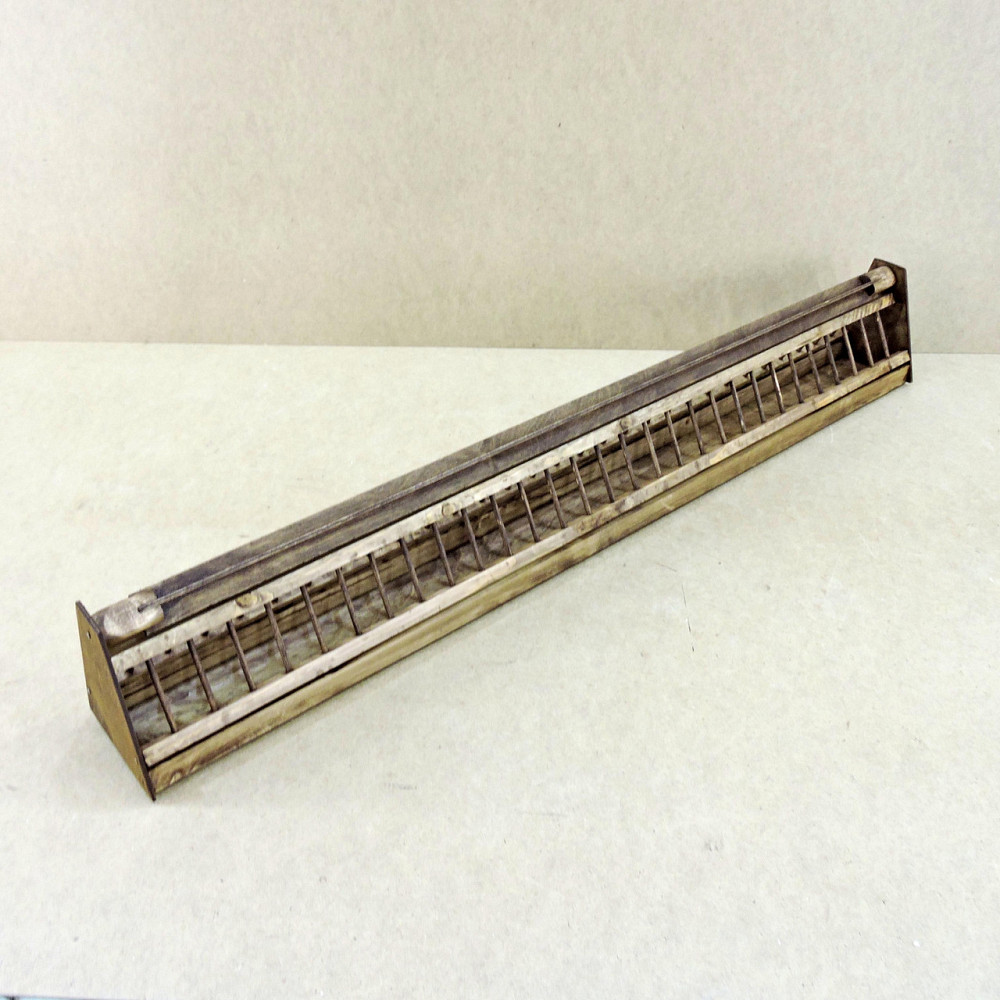 Деревянная кормушка для голубей 