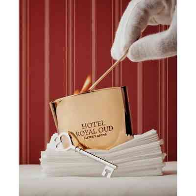 Ароматична свічка Sister's Aroma Hotel Royal Oud 150 г (4820227786152) Вінниця