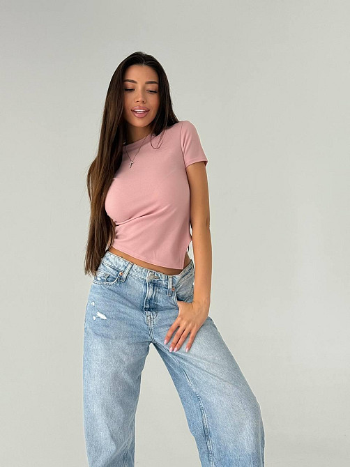 Женская базовая футболка с акцентным низом в виде треугольника креп-дайвинг Пудра, 42/44 Одесса - изображение 4