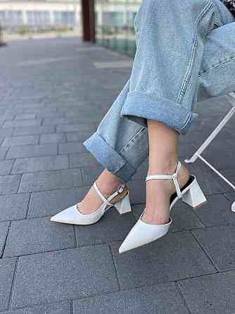 VIKA Стильні жіночі босоніжки літні з закритим носком, на підборах VIKA HD07-12 еко-шкіра білі Киев