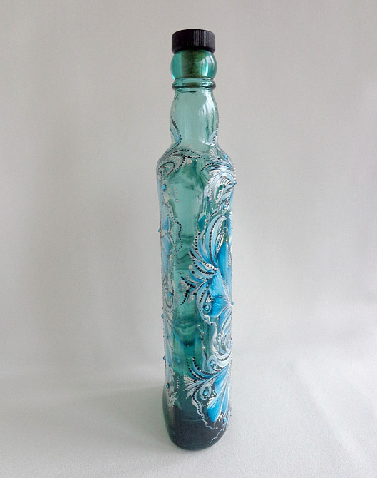 Декоративная голубая бутылка с авторской росписью 