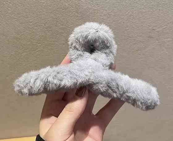 Заколка крабик из искусственного меха Серый Смела