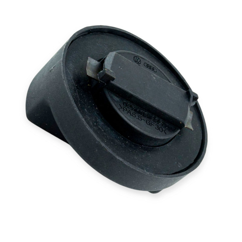 Кришка горловини ГАЗ (406) пластик чорна маслозаливна Мукачево - фото 1