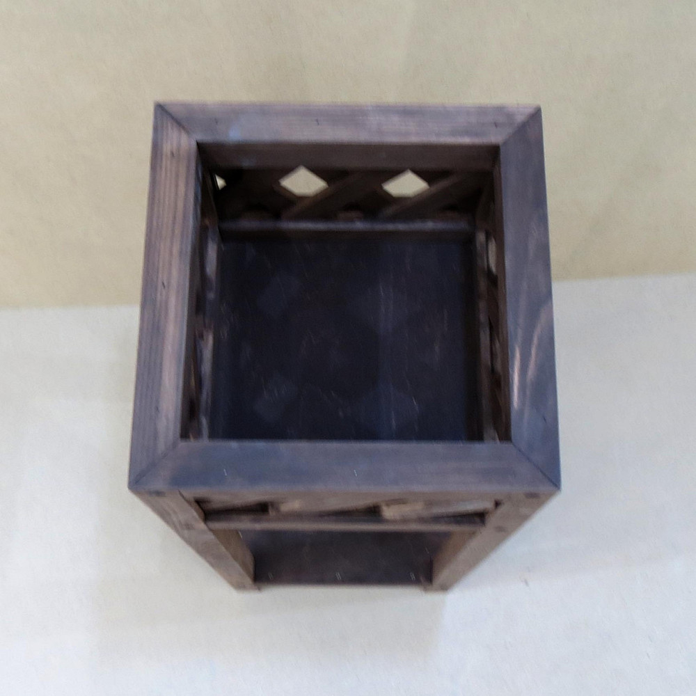 Кашпо на стойке 