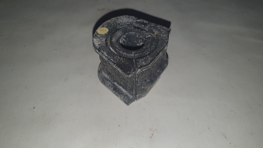 Втулка стабилизатора переднего Subaru. 20414AJ120 Харьков - изображение 1